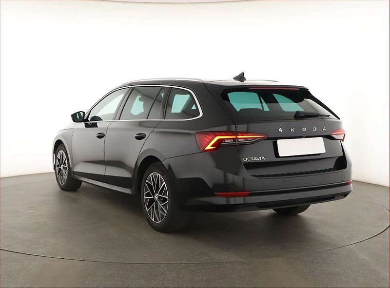 Škoda Octavia (2023) Style 2.0 TDI - fotka 4 z 21