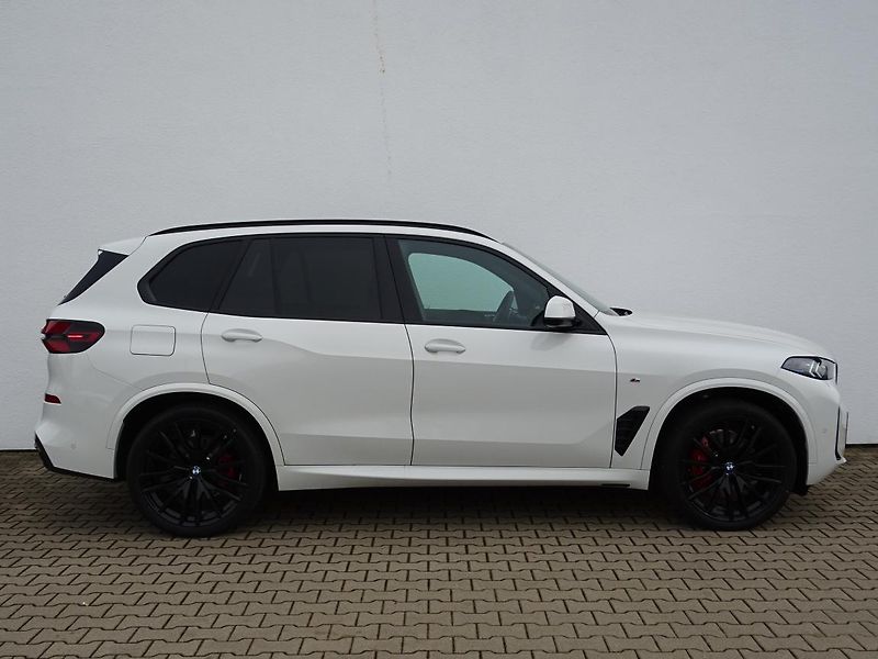 BMW X5 xDrive30d - fotka 5 z 6
