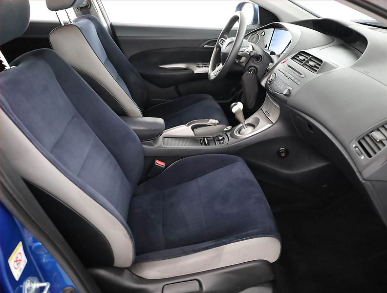 Honda Civic (2006) 1.4 i-DSI, ČR,1.maj, po STK - fotka 7 z 11