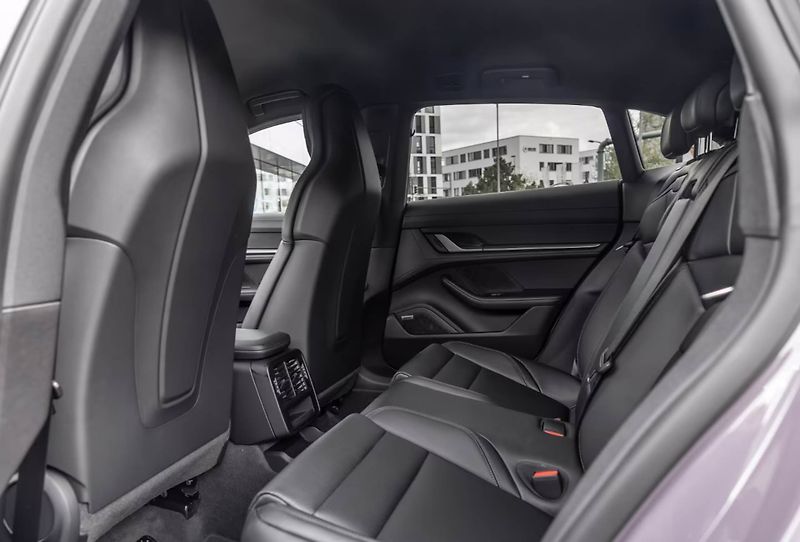 Porsche Taycan Sport Turismo ACC 360 BOSE Mat - fotka 13 z 20