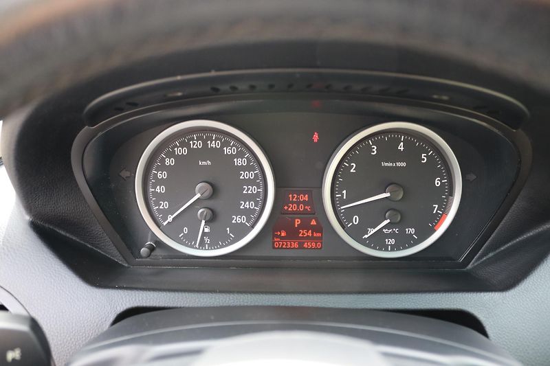 BMW Řada 6 (2006) BMW 630i Kabriolet E64 72tkm - fotka 26 z 54