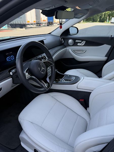 Mercedes-Benz Třídy E (2020) 4MATIC, AMG Line, původ ČR - fotka 10 z 24