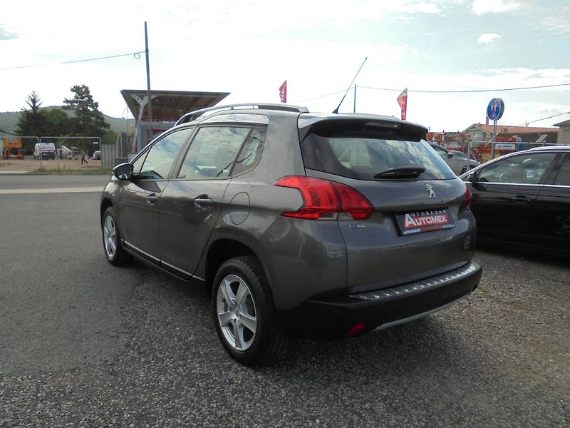 Peugeot 2008 (2015) 1.2 VTI-ČR-1.MAJITEL-SERVISKA - fotka 5 z 13
