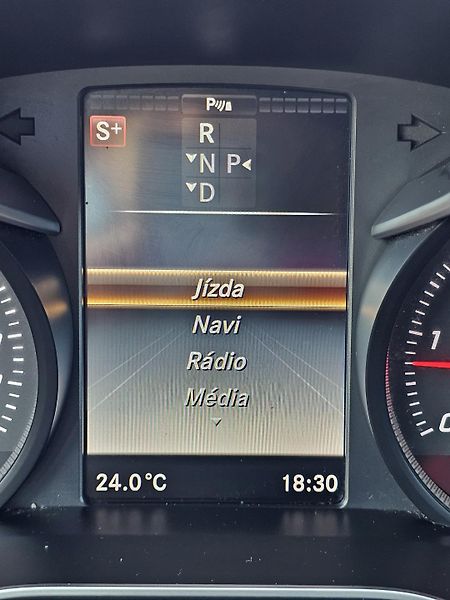 Mercedes-Benz Třídy C (2016) C220D 125kW 4MATIC 7G AIRMATIC - fotka 24 z 50