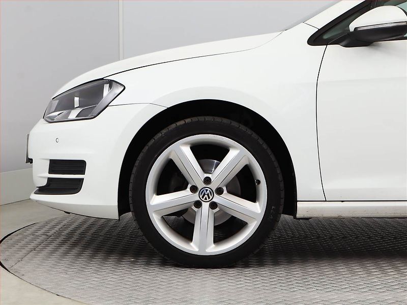 Volkswagen Golf (2016) 1.2 TSI, Automat, Serv.kniha - fotka 13 z 17