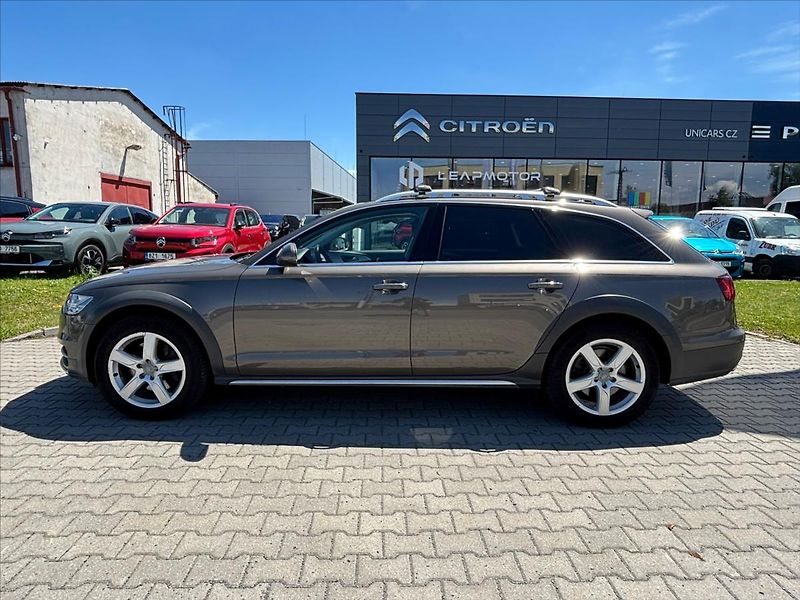 Audi A6 Allroad 3,0 TDI  quattro S tronicCZ DP - fotka 7 z 35