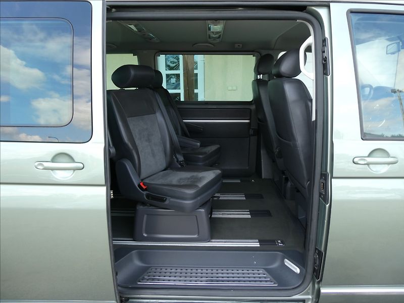 Volkswagen Multivan 2,0 TDi DSG 4x4,závěs,HIGHLINE - fotka 28 z 44