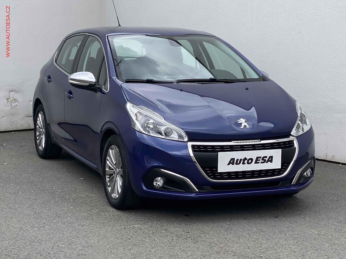 Peugeot 208 1.2 PT, Allure, navi