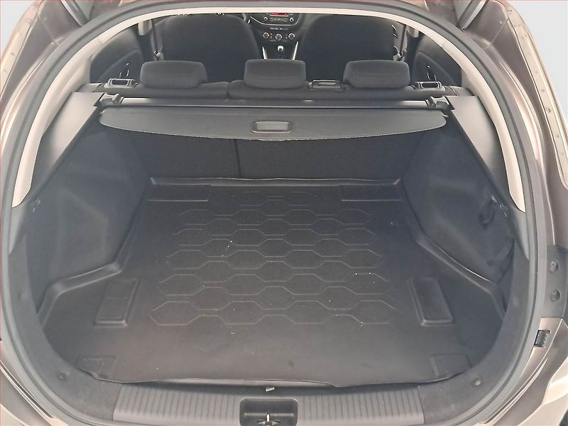 Kia Ceed (2015) 1.6 GDI, ČR,1.maj, Serv.kniha - fotka 14 z 17