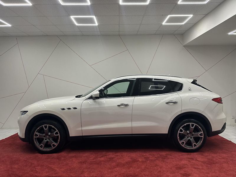 Maserati Levante (2019) Q4 Diesel*Bezklíč*CZ*TOP - fotka 2 z 17