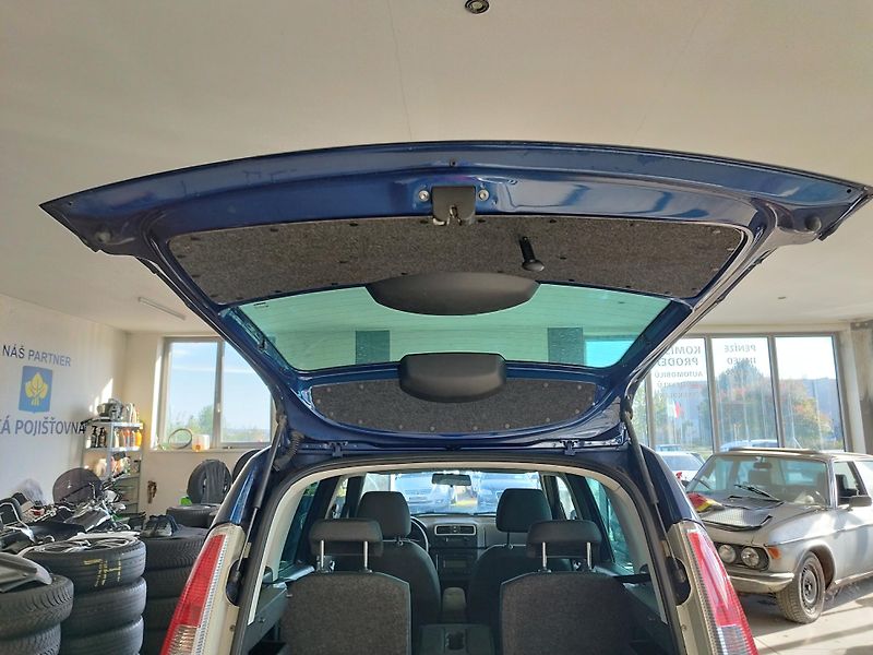 Škoda Roomster (2009) 1.4 63kW,KLIM.,TEMPOMAT - fotka 18 z 34