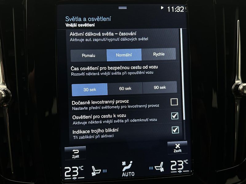 Volvo V90 CC D5 AWD PRO CZ 1. maj. - fotka 36 z 44