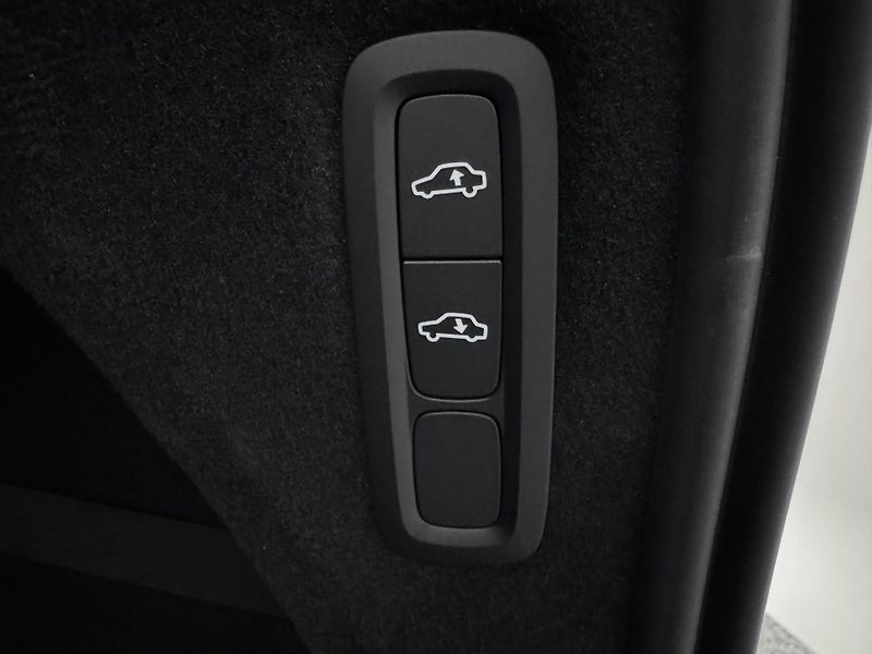 Volvo XC90 T8 AWD RECHARGE REZERVACE - fotka 26 z 51