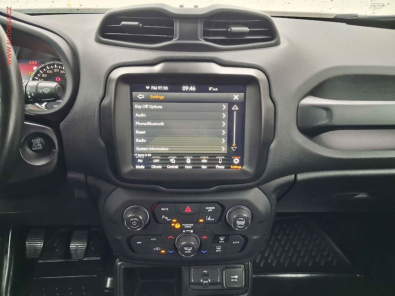Jeep Renegade (2019) 1.0 T-GDi, Limited - fotka 12 z 17