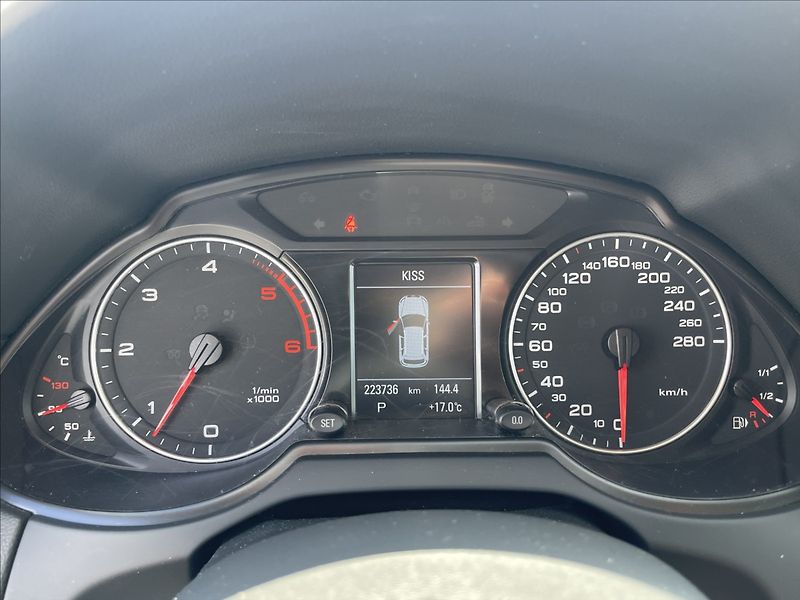Audi Q5 3,0 TDi Quattro S-Line CZauto - fotka 17 z 44