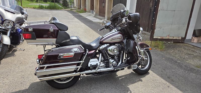 Harley-Davidson FLHTCU Ultra Classic Electra Glide (2006) Model 2007 - fotka 3 z 15
