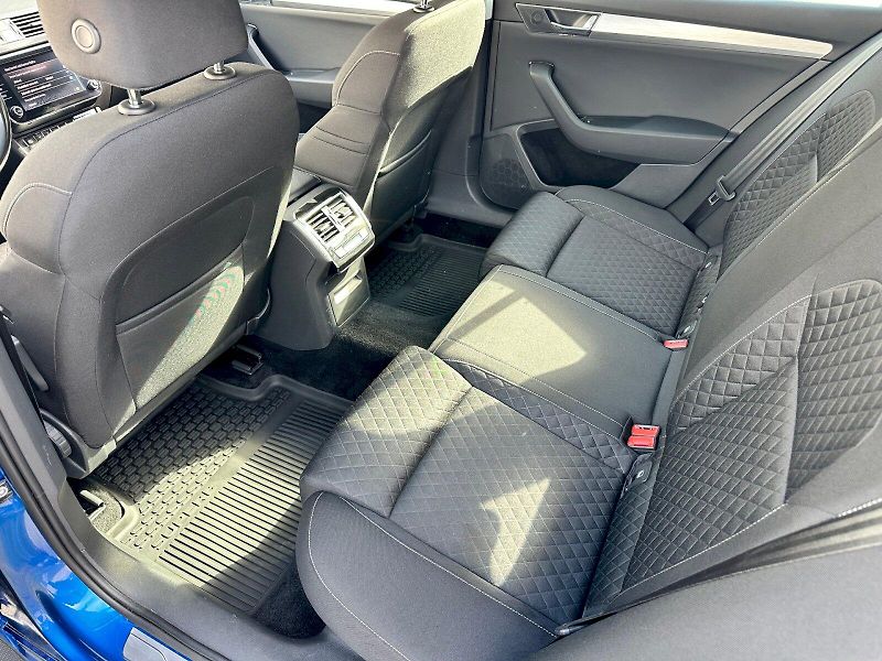 Škoda Superb (2019) 2.0 TSI 200kW AmbitionPlus Com - fotka 21 z 24