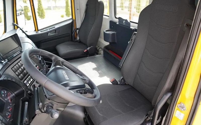Iveco Stralis (2018) 420 8x4 odtahovka EURO 6 - fotka 18 z 23