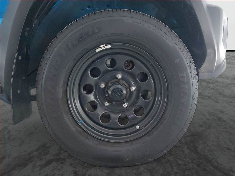 Suzuki Jimny (2024) 1.5 AllGrip - fotka 14 z 16