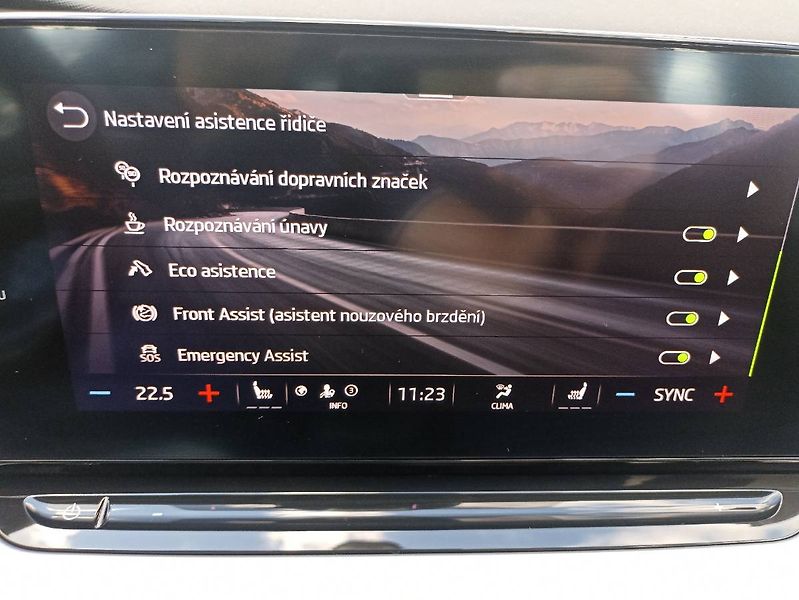 Škoda Octavia (2023) 2.0 TDI DSG Head Up. tažné MAT - fotka 17 z 35