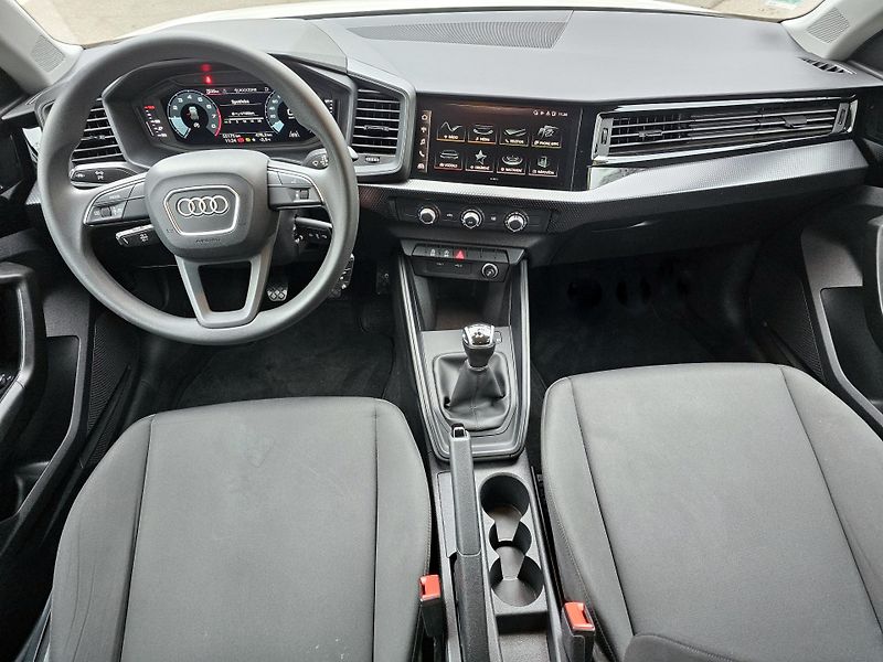Audi A1 25TFSI černá střecha 1.maj - fotka 10 z 11