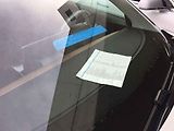 Parkoviště odložených elektromobilů Tesla.