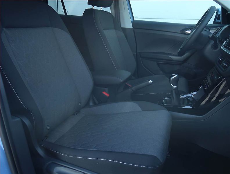 Volkswagen T-Cross (2025) 1.0 TSI - fotka 9 z 17