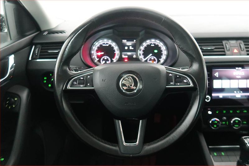 Škoda Octavia (2018) Style 1.6 TDI, Automat, Kůže - fotka 16 z 18