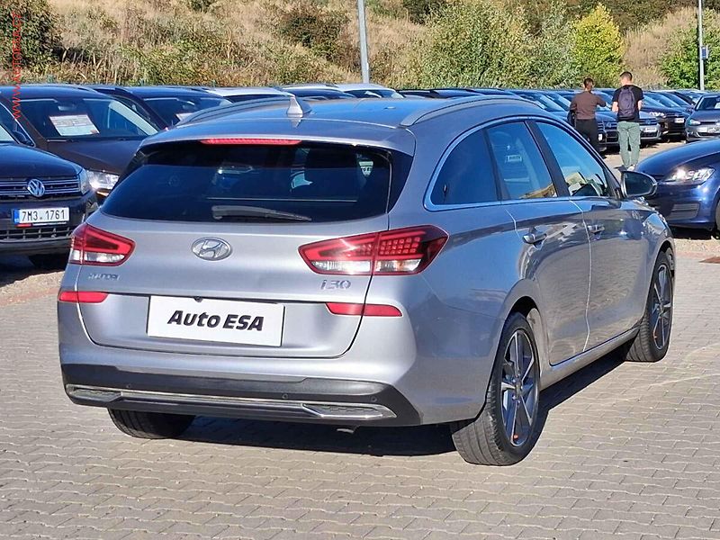 Hyundai i30 (2022) 1.5T-GDi 48V MHEV, ČR, Style - fotka 4 z 18