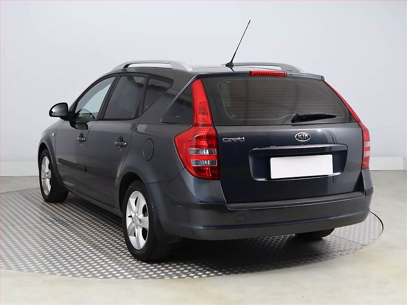 Kia Ceed (2009) 1.6 CVVT, nová STK, pěkný stav - fotka 4 z 15