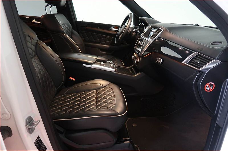 Mercedes-Benz GL (2015) 350 CDI - fotka 9 z 24