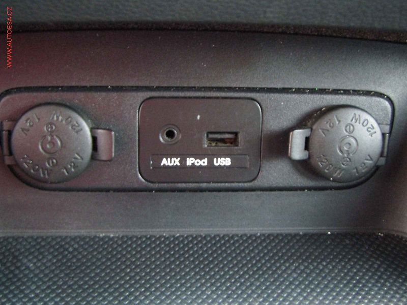 Kia Sportage (2011) 1.7CRDi, 2.maj,ČR, AC, tažné - fotka 13 z 18