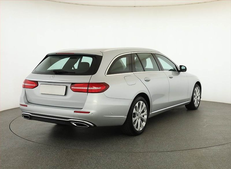 Mercedes-Benz Třídy E (2017) E 350 d - fotka 5 z 19