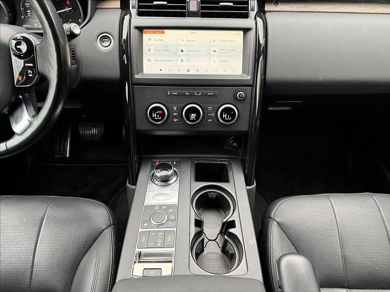 Land Rover Discovery 3,0 SDV6 SE AT AWD ČR DPH - fotka 16 z 28