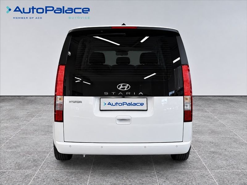 Hyundai Staria 2,2 130 KW COMFORT KAM DPH 9 m - fotka 4 z 16