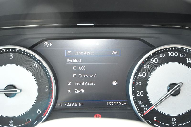 Volkswagen Touareg 3.0TDi V6 170kW 4x4 Automat - fotka 20 z 27