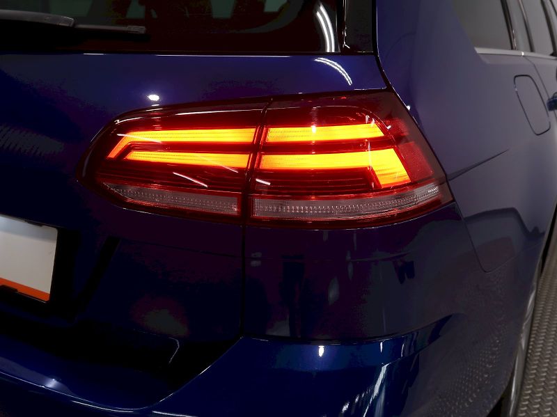 Volkswagen Golf (2018) R-LINE 1.6TDI 85KW LED ACC PAN - fotka 38 z 40