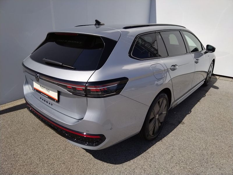 Volkswagen Passat R-Line 2,0 TSI 150 kW - fotka 2 z 28