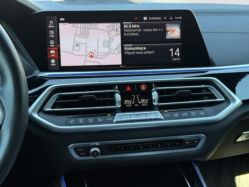 BMW X5 xDrive30d - fotka 11 z 23