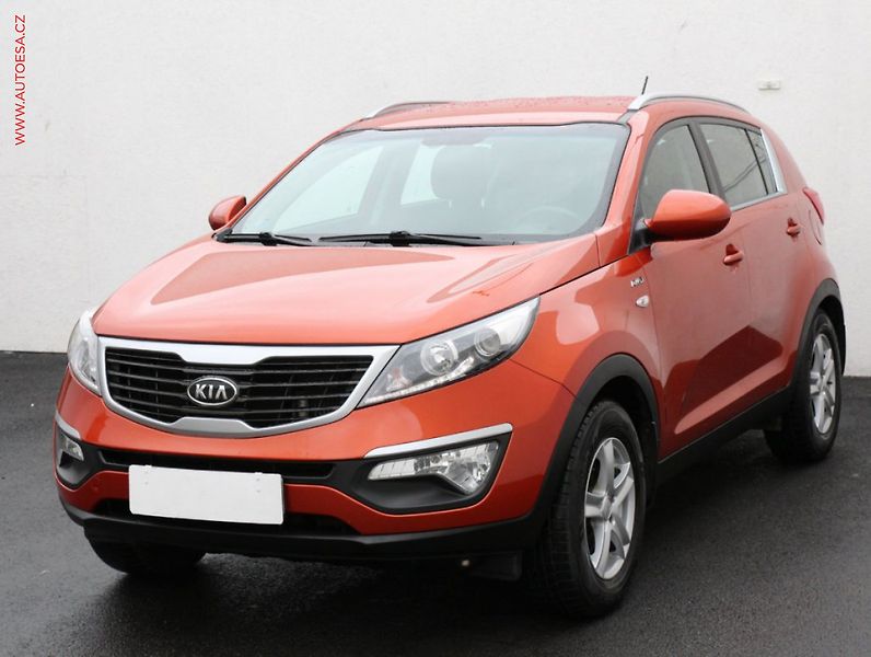 Kia Sportage (2013) 2.0 CRDi 4x4, AC - fotka 3 z 3