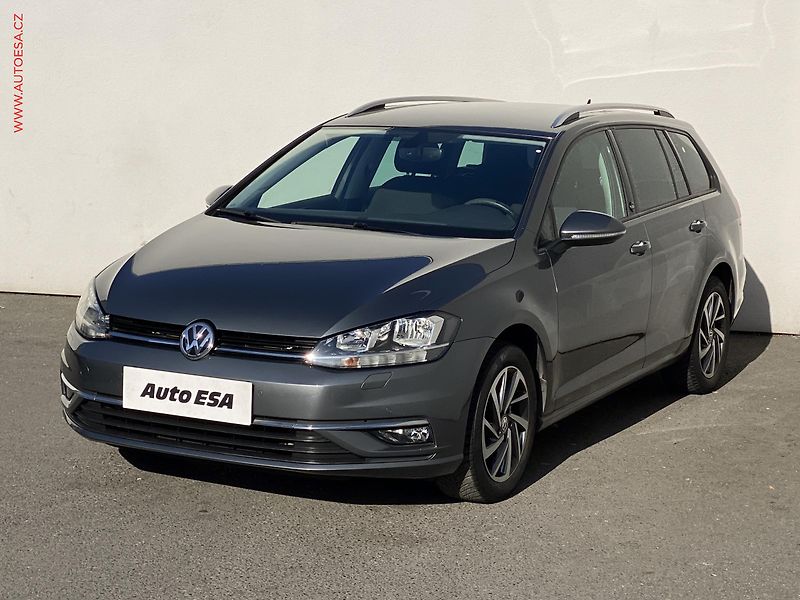 Volkswagen Golf (2018) 1.0 TSi, Sound, navi - fotka 3 z 18