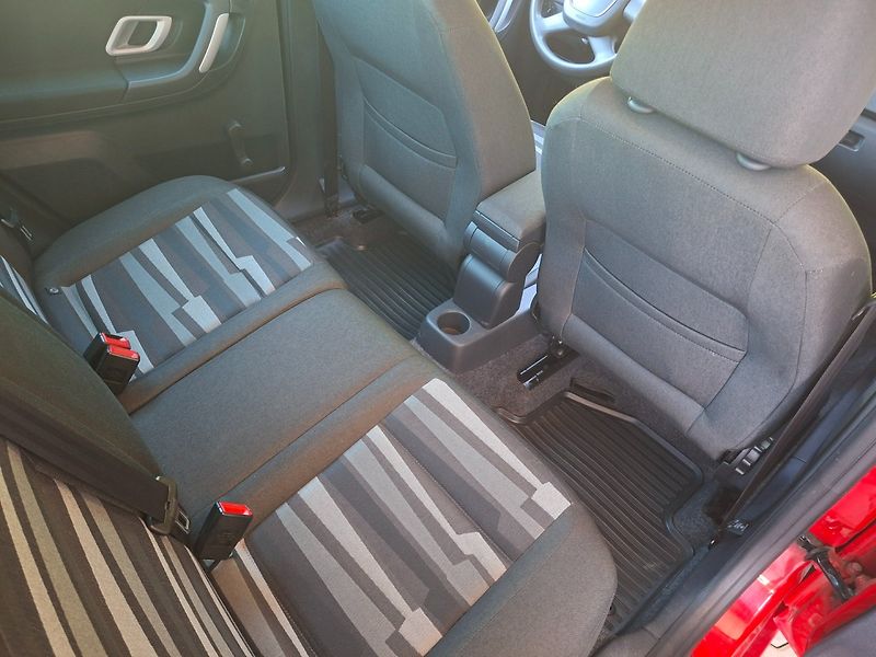 Škoda Fabia (2010) 1.2i 51kW -NEHAV.-SERVISOVÁNO! - fotka 26 z 33