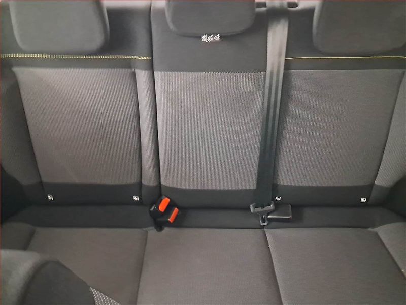 Citroën C3 (2022) Feel 1.2 PureTech, Serv.kniha - fotka 10 z 20