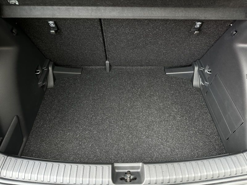 Škoda Fabia 1.0TSi Monte Carlo 116PS V.Coc - fotka 36 z 36