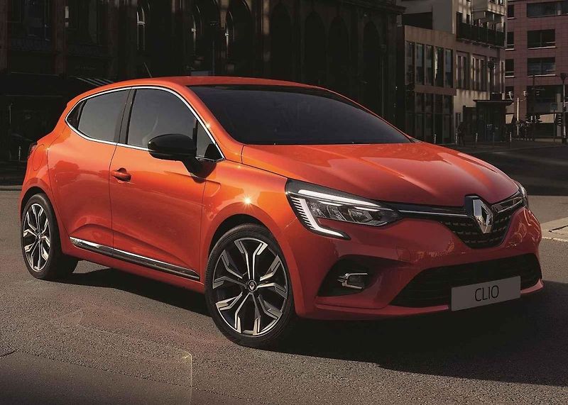Do Ženevy se chystají elektromobily i sporťáky