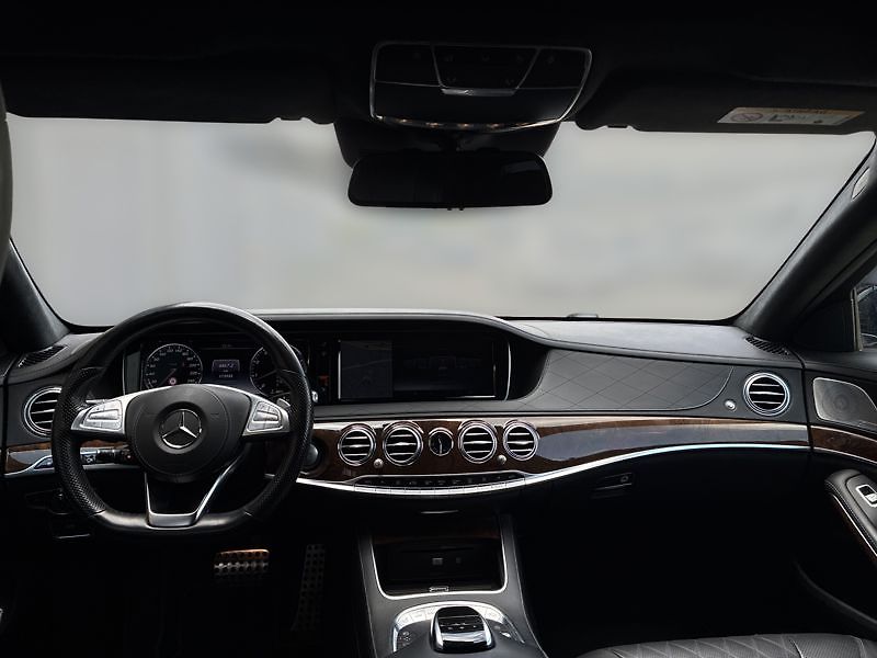Mercedes-Benz Třídy S 500 4MATIC L - fotka 14 z 18