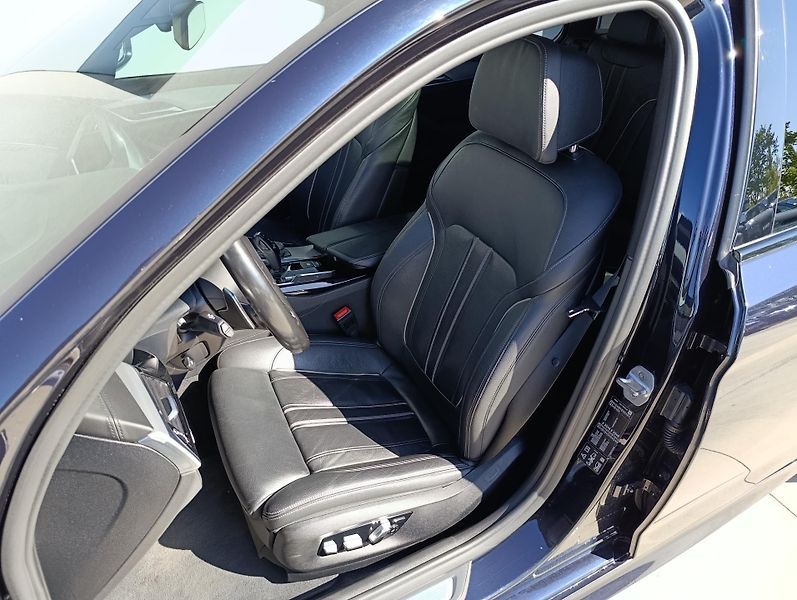 BMW Řada 5 540d xDRIVE MSPORT PANO  - fotka 11 z 33