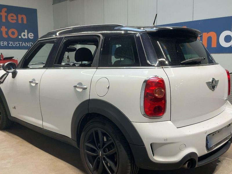 Mini Countryman (2010) MINI Countryman Cooper S ALL4 - fotka 3 z 11