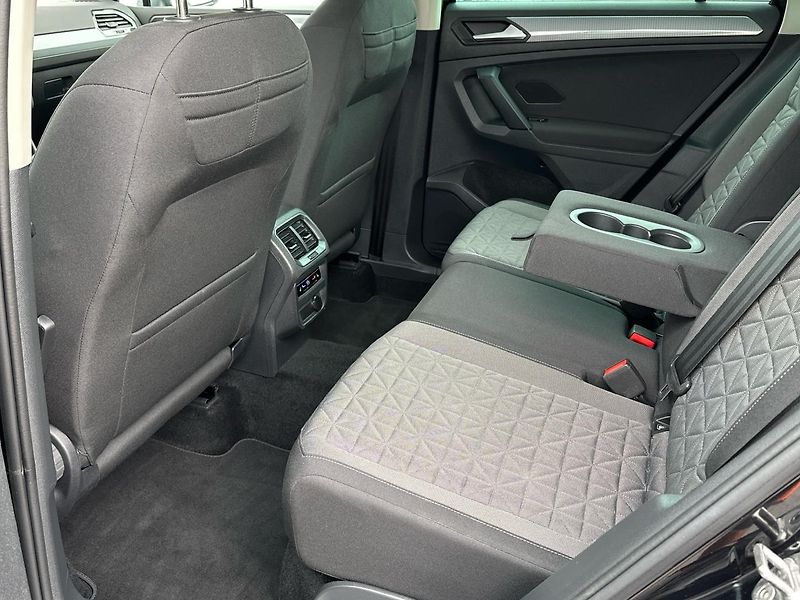 Volkswagen Tiguan Life 2,0 TDI 110 kW 6G - fotka 12 z 23