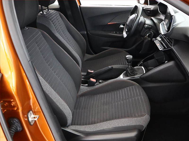 Peugeot 2008 (2020) 1.2 PureTech, Serv.kniha - fotka 7 z 16